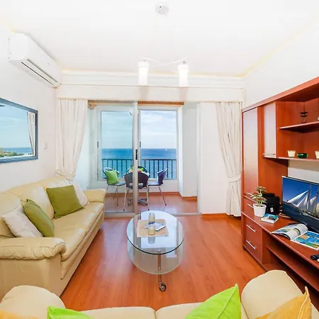 Spinola Bay Floor Seafront 3 Bedroom With Panoramic Sea Views - By Getawaysmalta Apartment Saint Julian's