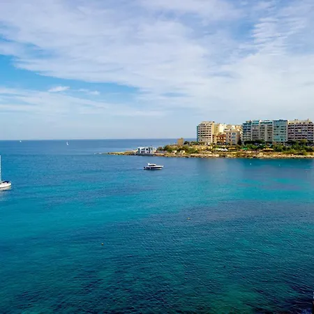 Spinola Bay Floor Seafront 3 Bedroom With Panoramic Sea Views - By Getawaysmalta *