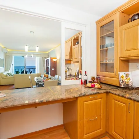 Spinola Bay Floor Seafront 3 Bedroom With Panoramic Sea Views - By Getawaysmalta Saint Julian's