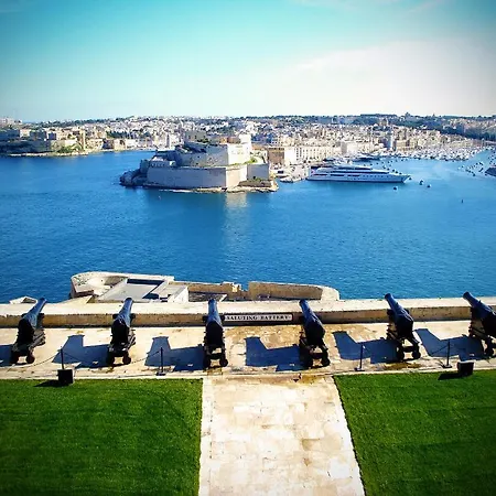 Apartament Spinola Bay Floor Seafront 3 Bedroom With Panoramic Sea Views - By Getawaysmalta St. Julian's