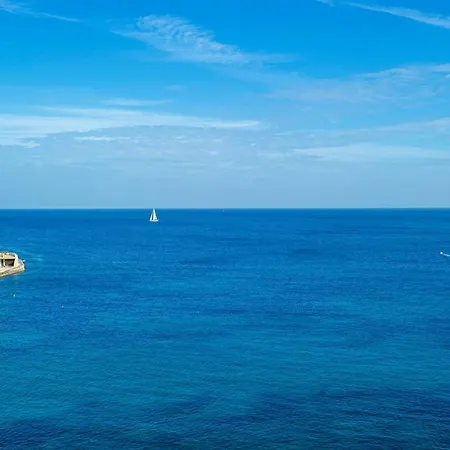 Spinola Bay Floor Seafront 3 Bedroom With Panoramic Sea Views - By Getawaysmalta
