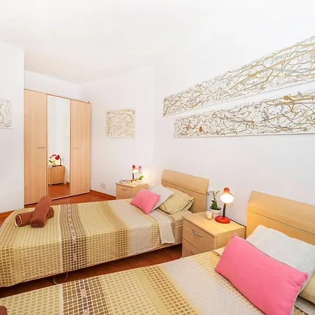 Spinola Bay Floor Seafront 3 Bedroom With Panoramic Sea Views - By Getawaysmalta *