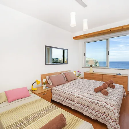 Spinola Bay Floor Seafront 3 Bedroom With Panoramic Sea Views - By Getawaysmalta San Ġiljan