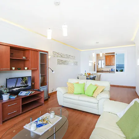 Spinola Bay Floor Seafront 3 Bedroom With Panoramic Sea Views - By Getawaysmalta San Julián