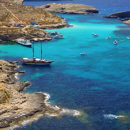 Spinola Bay Floor Seafront 3 Bedroom With Panoramic Sea Views - By Getawaysmalta Apartamento St. Julian's