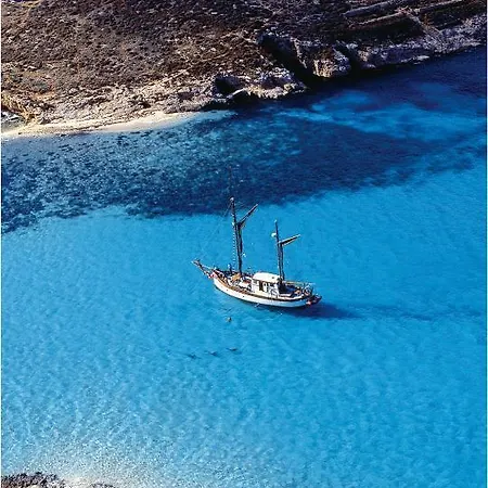 Spinola Bay Floor Seafront 3 Bedroom With Panoramic Sea Views - By Getawaysmalta San Ġiljan