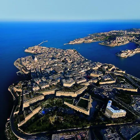Spinola Bay Floor Seafront 3 Bedroom With Panoramic Sea Views - By Getawaysmalta *