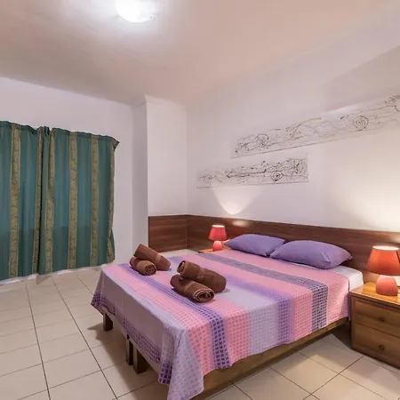 Spinola Bay Floor Seafront 3 Bedroom With Panoramic Sea Views - By Getawaysmalta San Julián