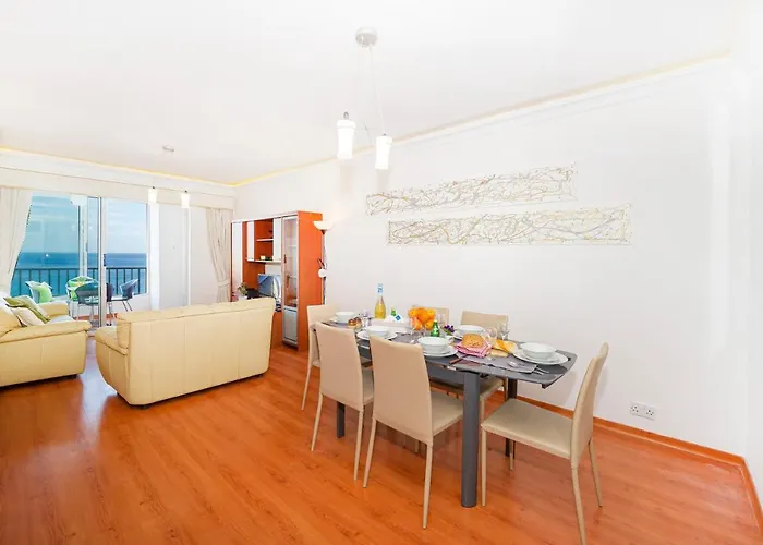 Spinola Bay Floor Seafront 3 Bedroom With Panoramic Sea Views - By Getawaysmalta Daire