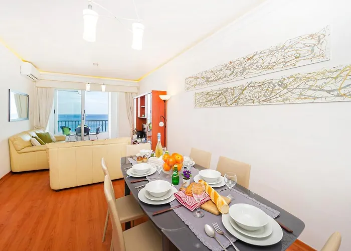 Spinola Bay Floor Seafront 3 Bedroom With Panoramic Sea Views - By Getawaysmalta * Saint Julian's