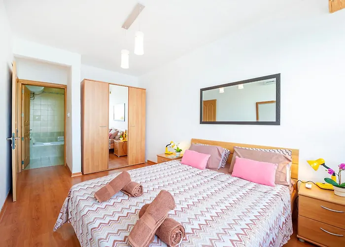 Spinola Bay Floor Seafront 3 Bedroom With Panoramic Sea Views - By Getawaysmalta St. Julian's