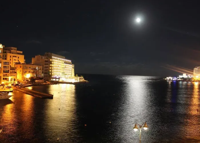 Spinola Bay Floor Seafront 3 Bedroom With Panoramic Sea Views - By Getawaysmalta * Saint Julian's