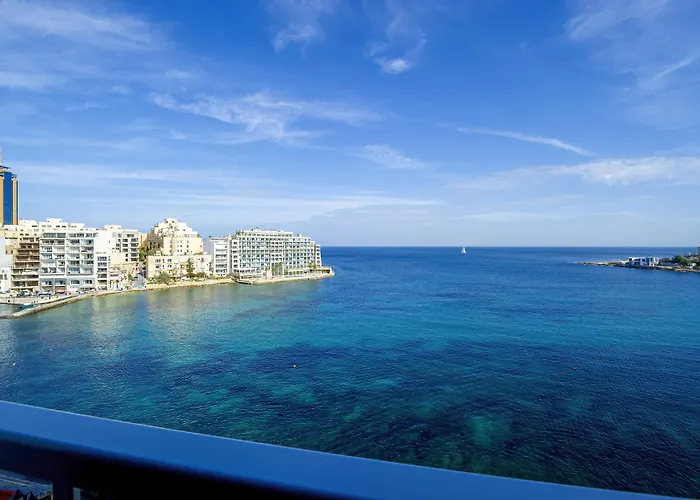 Spinola Bay Floor Seafront 3 Bedroom With Panoramic Sea Views - By Getawaysmalta St. Julian's