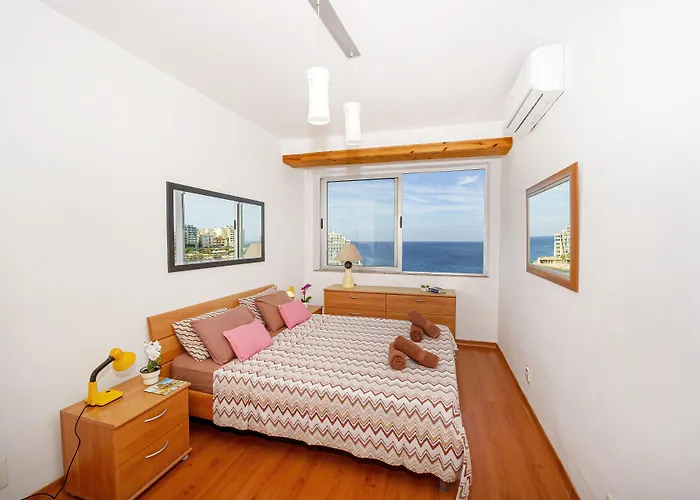 Spinola Bay Floor Seafront 3 Bedroom With Panoramic Sea Views - By Getawaysmalta