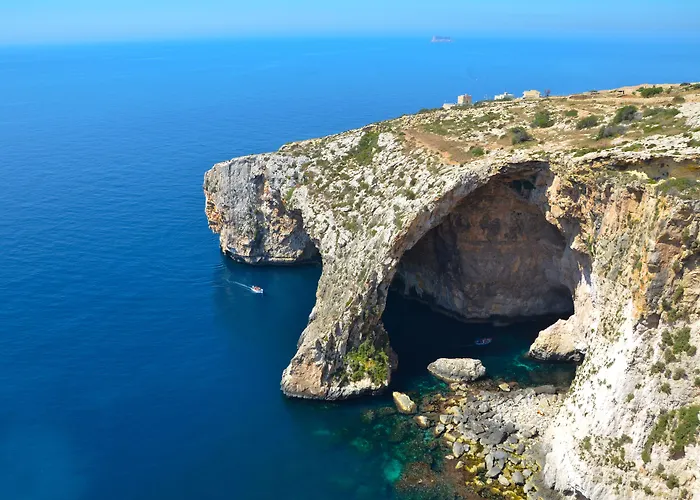 Spinola Bay Floor Seafront 3 Bedroom With Panoramic Sea Views - By Getawaysmalta