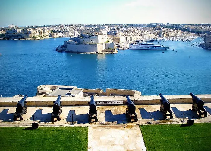 Daire Spinola Bay Floor Seafront 3 Bedroom With Panoramic Sea Views - By Getawaysmalta Saint Julian's