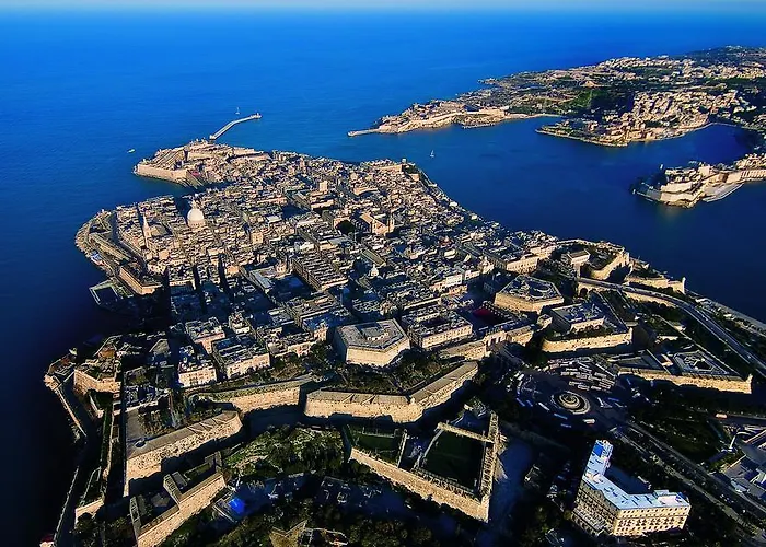 Spinola Bay Floor Seafront 3 Bedroom With Panoramic Sea Views - By Getawaysmalta *