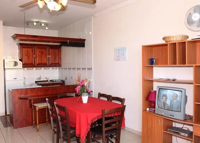 Spinola Bay Floor Seafront 3 Bedroom With Panoramic Sea Views - By Getawaysmalta *