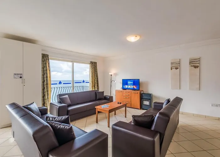Daire Spinola Bay Floor Seafront 3 Bedroom With Panoramic Sea Views - By Getawaysmalta