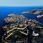 Spinola Bay Floor Seafront 3 Bedroom With Panoramic Sea Views - By Getawaysmalta *
